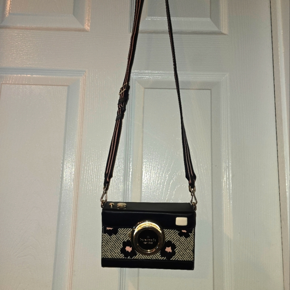 Kate Spade Oh Snap Camara Crossbody Bag